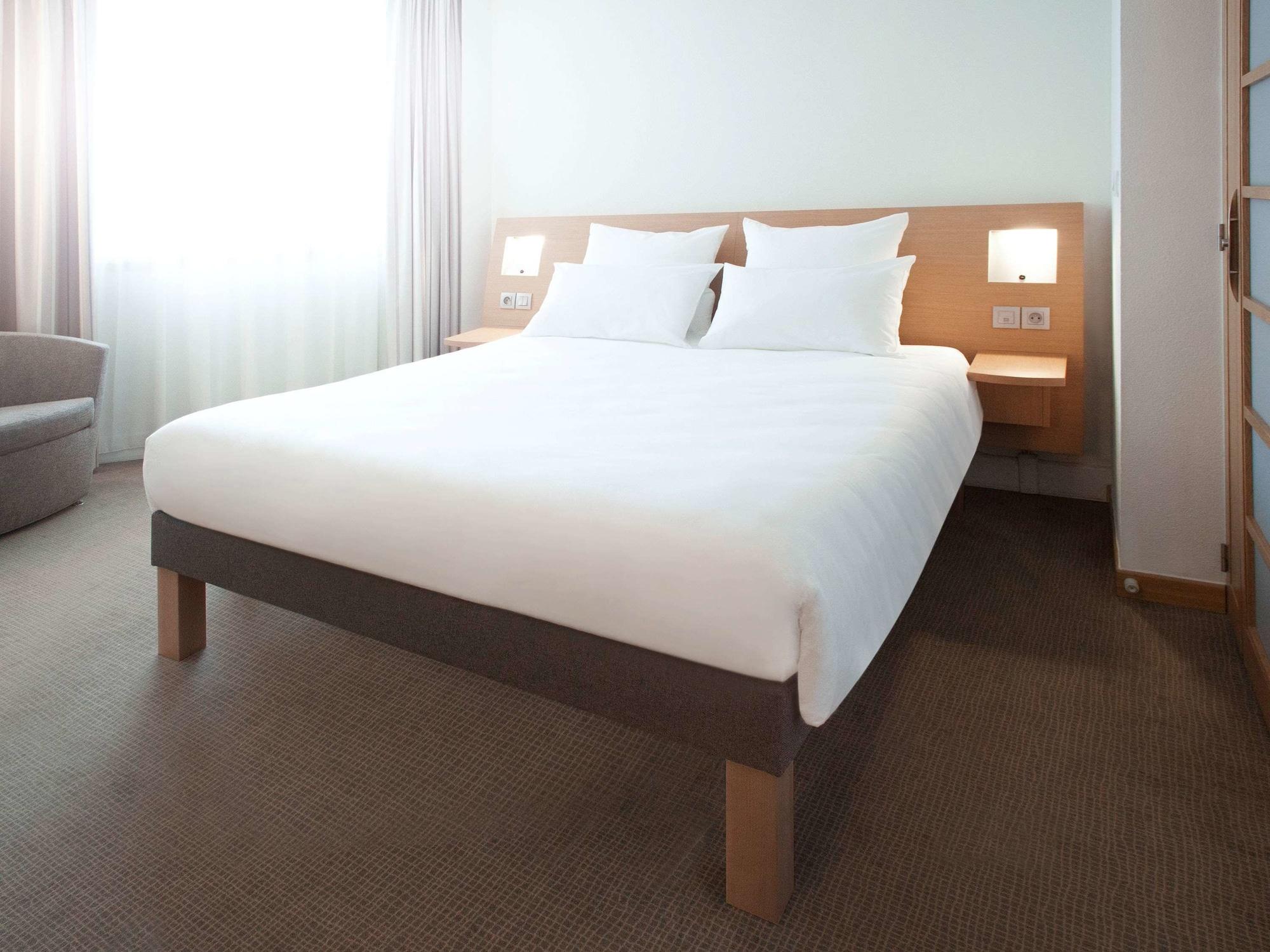 Novotel Lausanne Bussigny Крисие Екстериор снимка