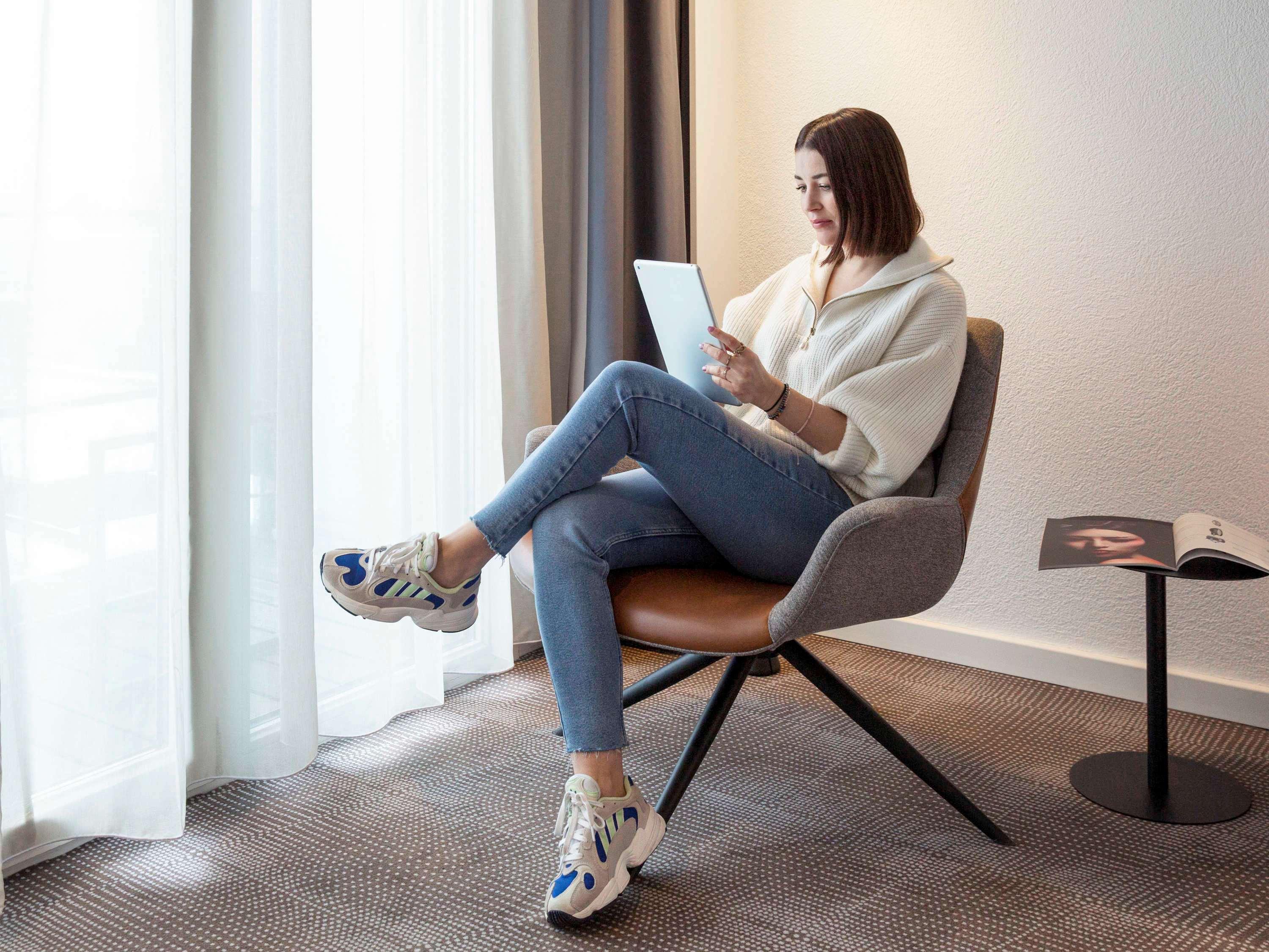 Novotel Lausanne Bussigny Крисие Екстериор снимка