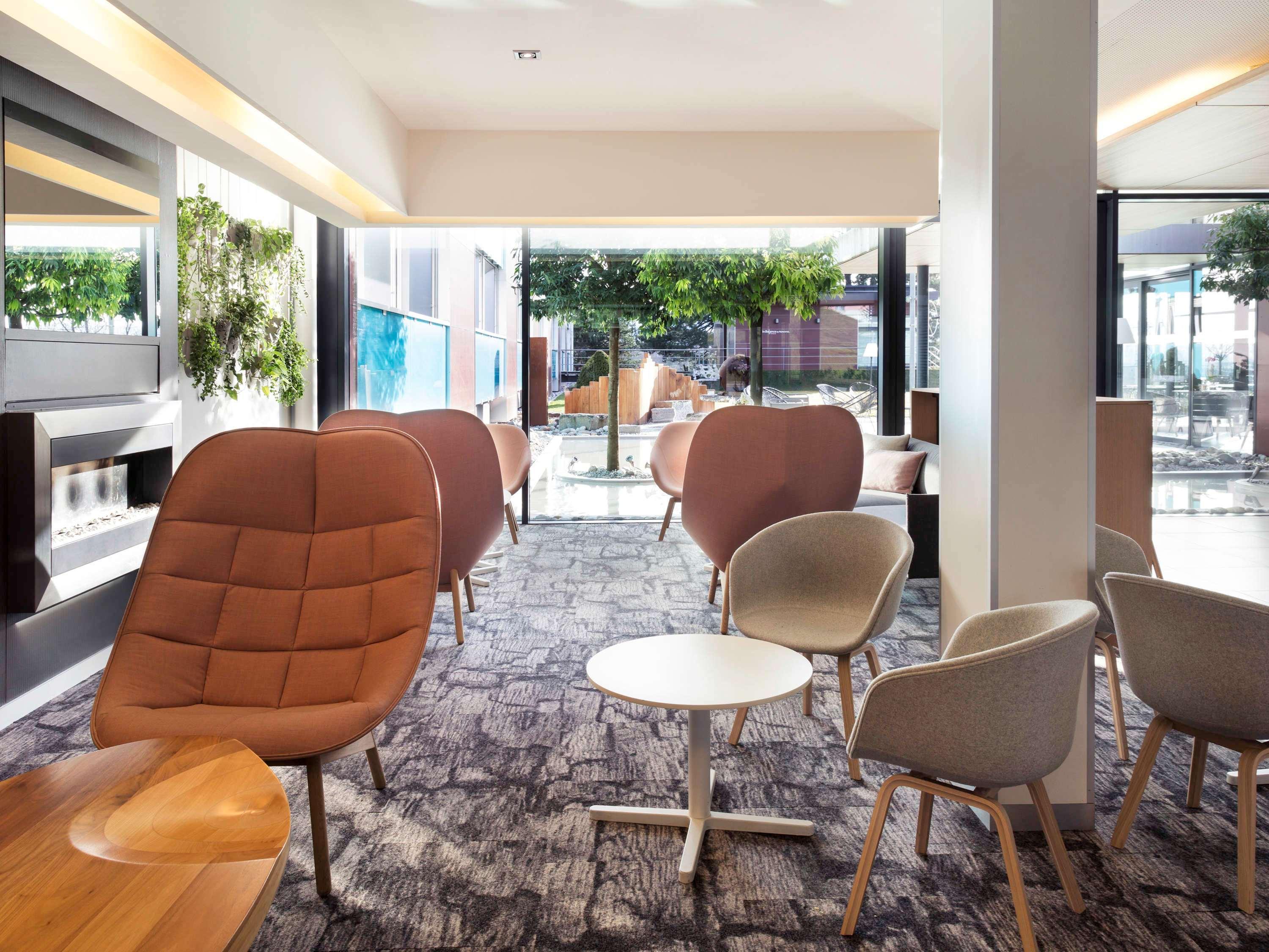 Novotel Lausanne Bussigny Крисие Екстериор снимка
