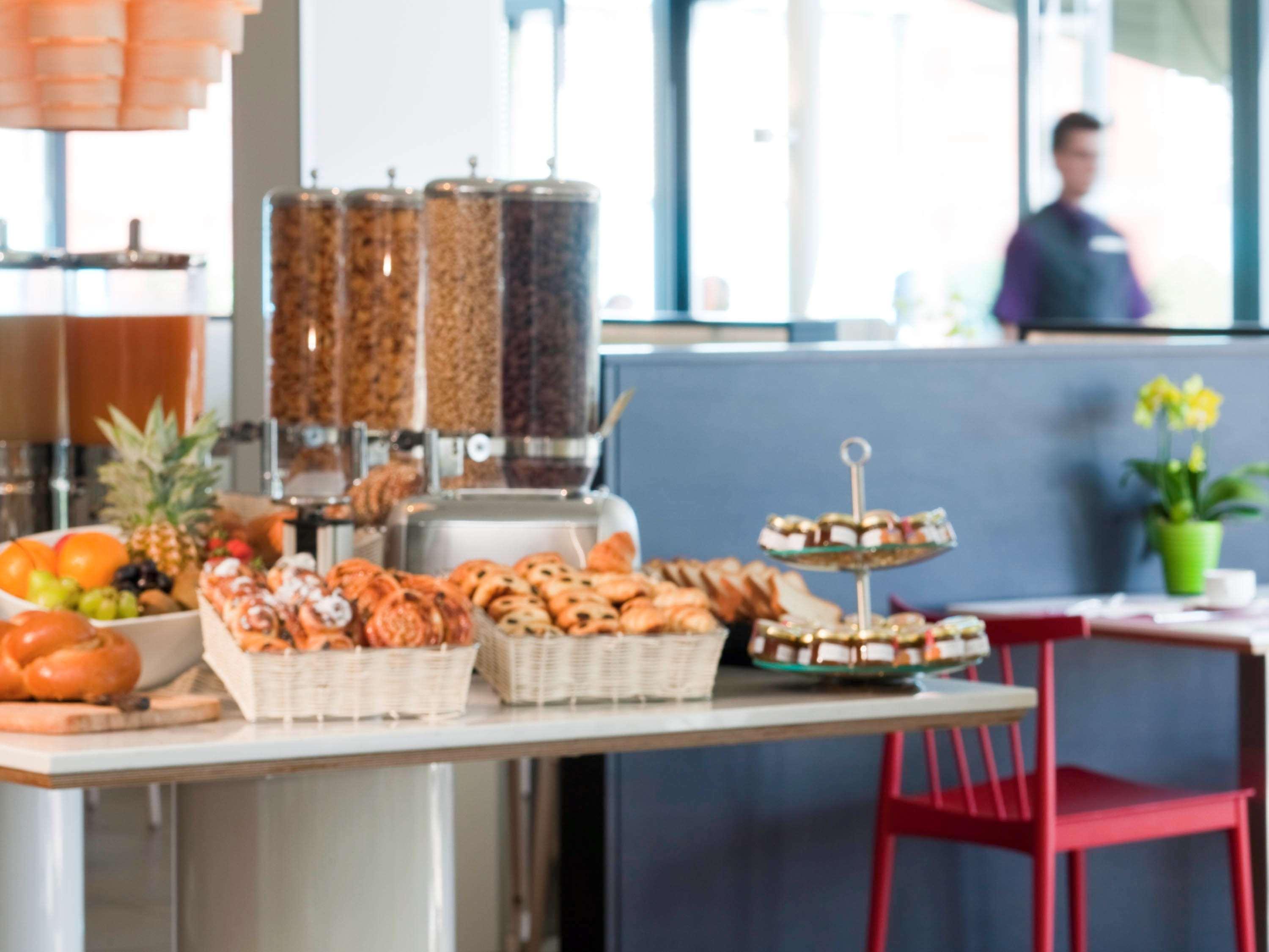 Novotel Lausanne Bussigny Крисие Екстериор снимка