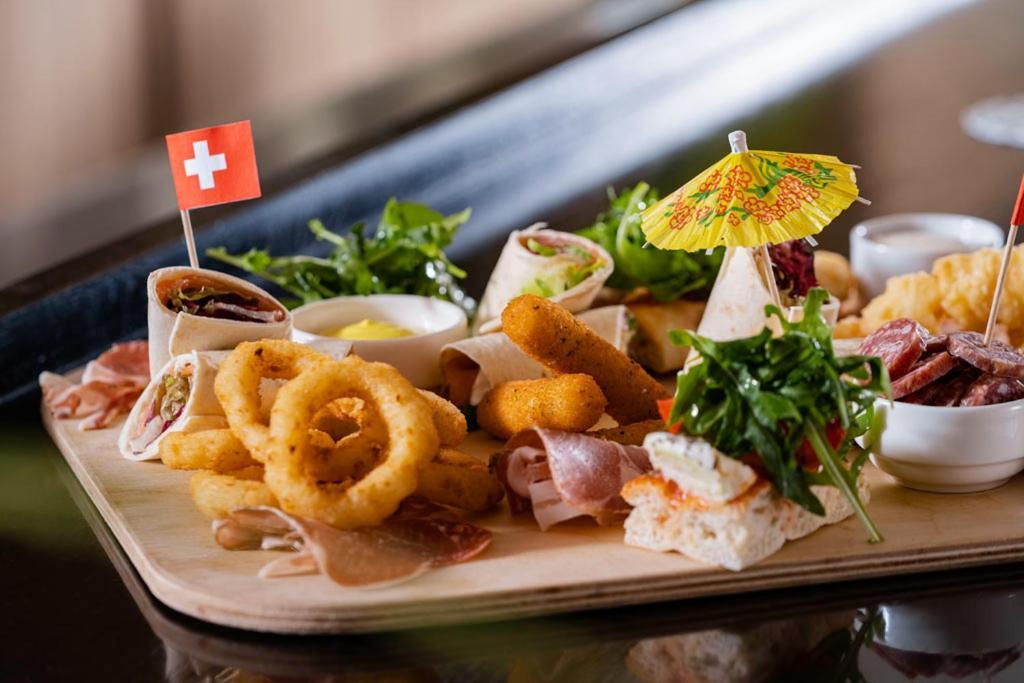 Novotel Lausanne Bussigny Крисие Екстериор снимка