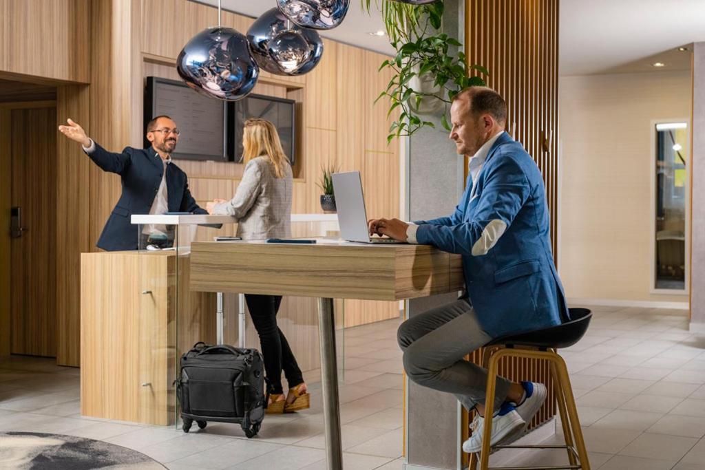 Novotel Lausanne Bussigny Крисие Екстериор снимка