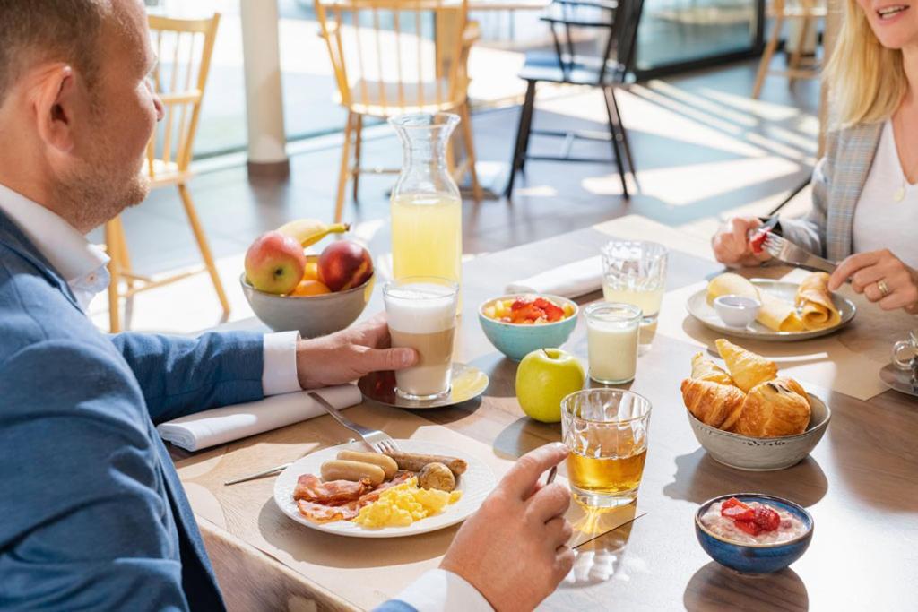 Novotel Lausanne Bussigny Крисие Екстериор снимка