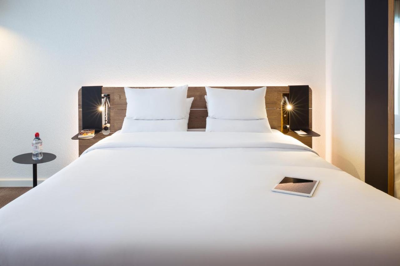 Novotel Lausanne Bussigny Крисие Екстериор снимка