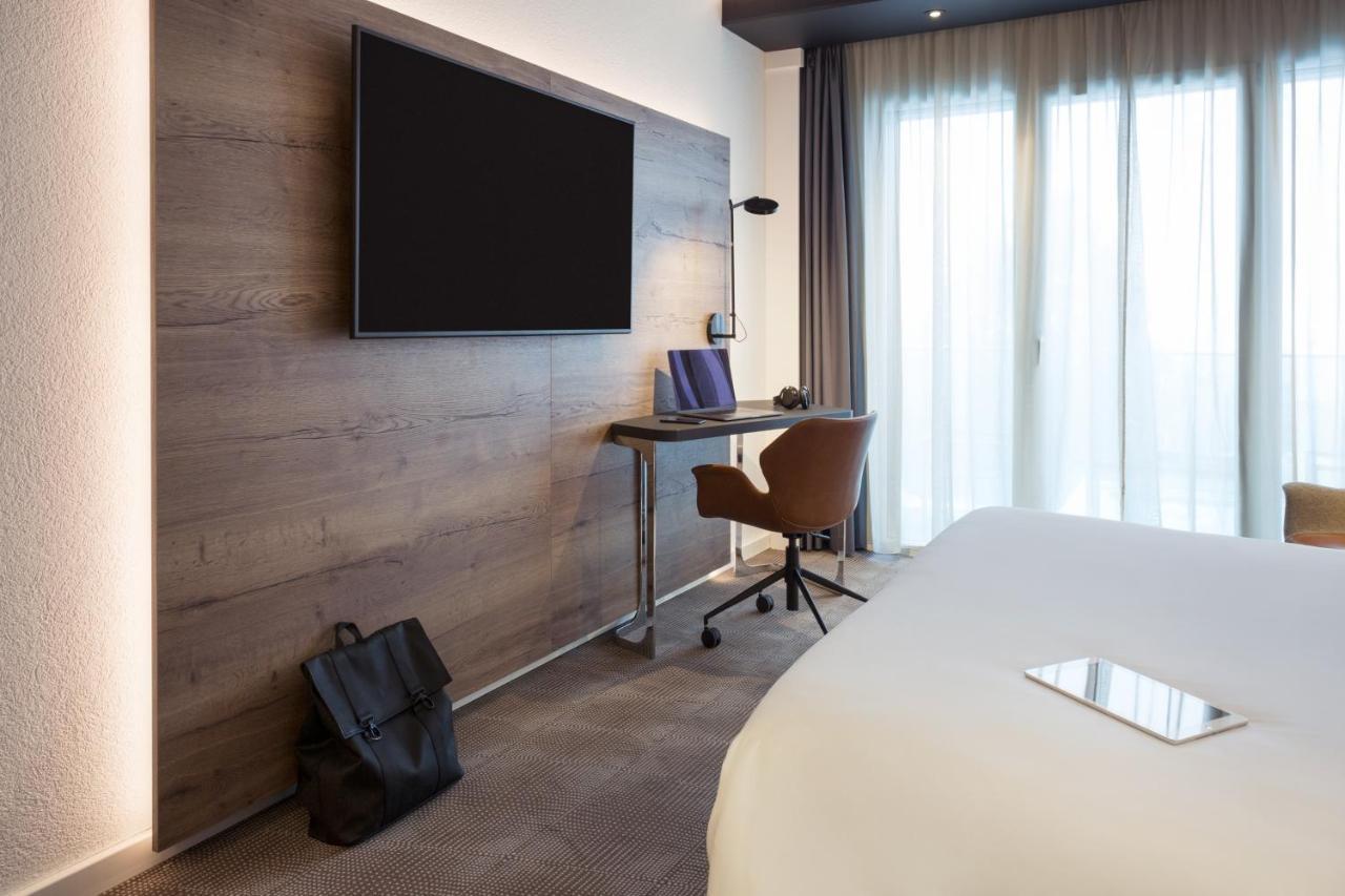 Novotel Lausanne Bussigny Крисие Екстериор снимка
