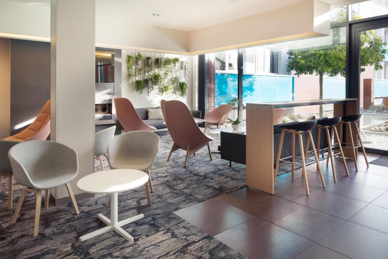 Novotel Lausanne Bussigny Крисие Екстериор снимка