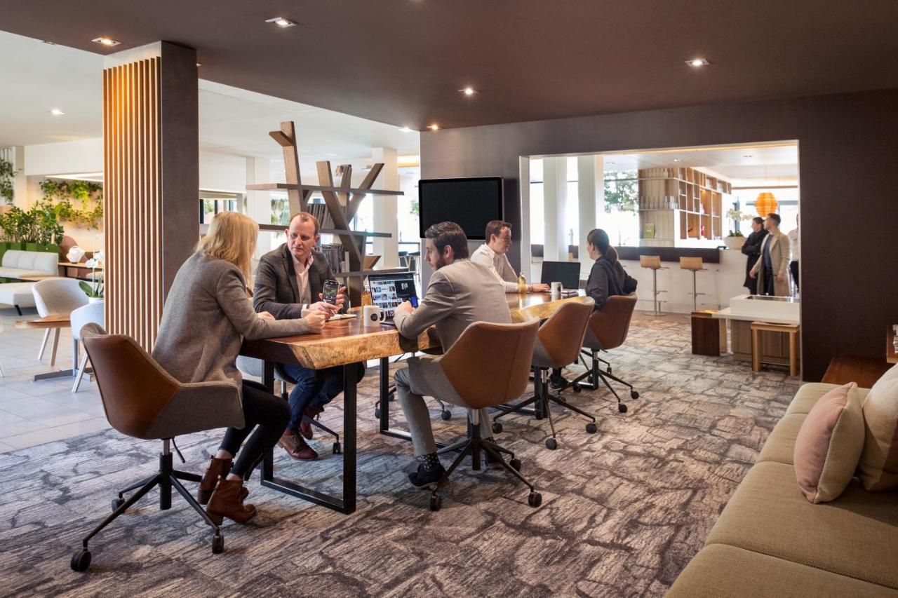 Novotel Lausanne Bussigny Крисие Екстериор снимка