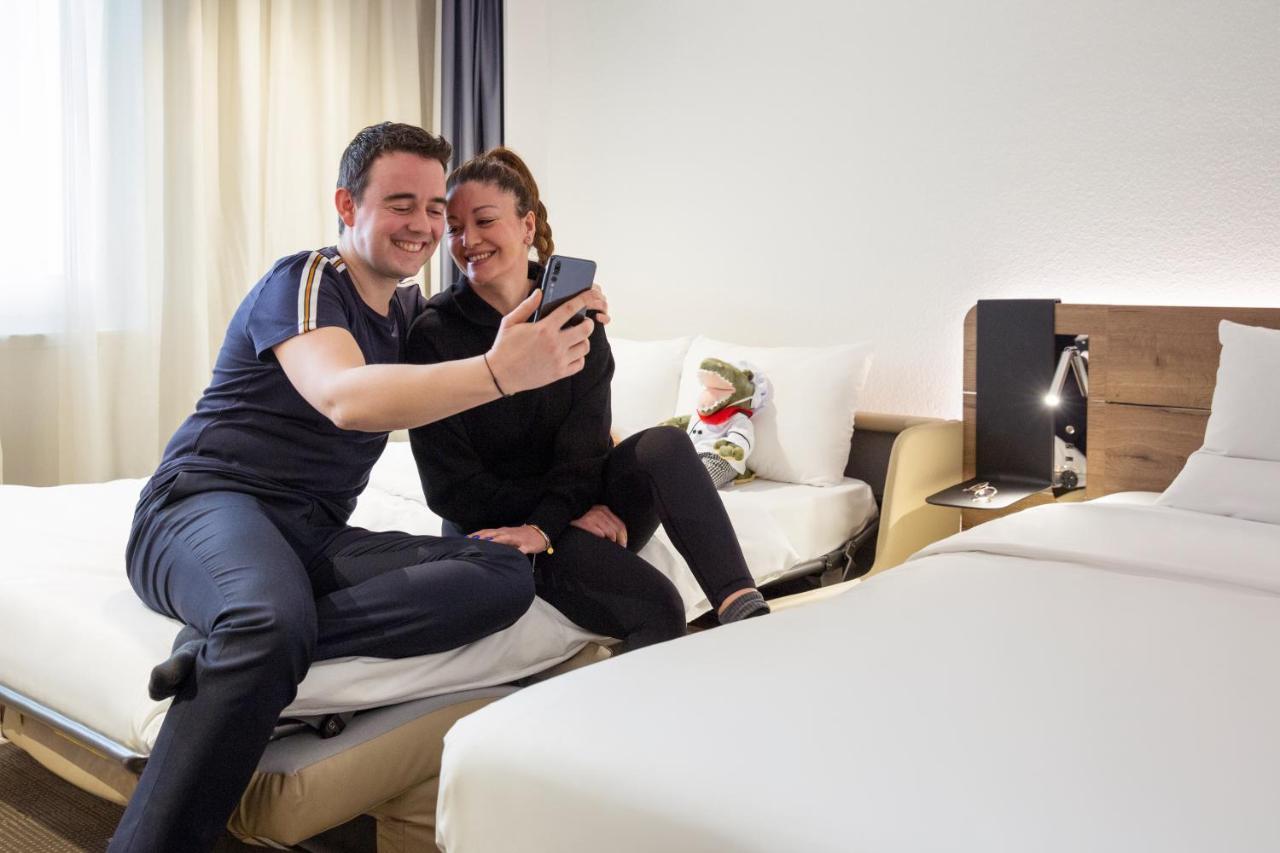 Novotel Lausanne Bussigny Крисие Екстериор снимка
